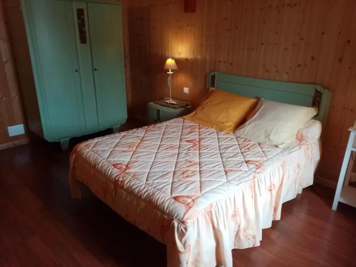 Abbaye Saint Gilbert Bed & Breakfast 3*, Saint-Didier-la-Foret