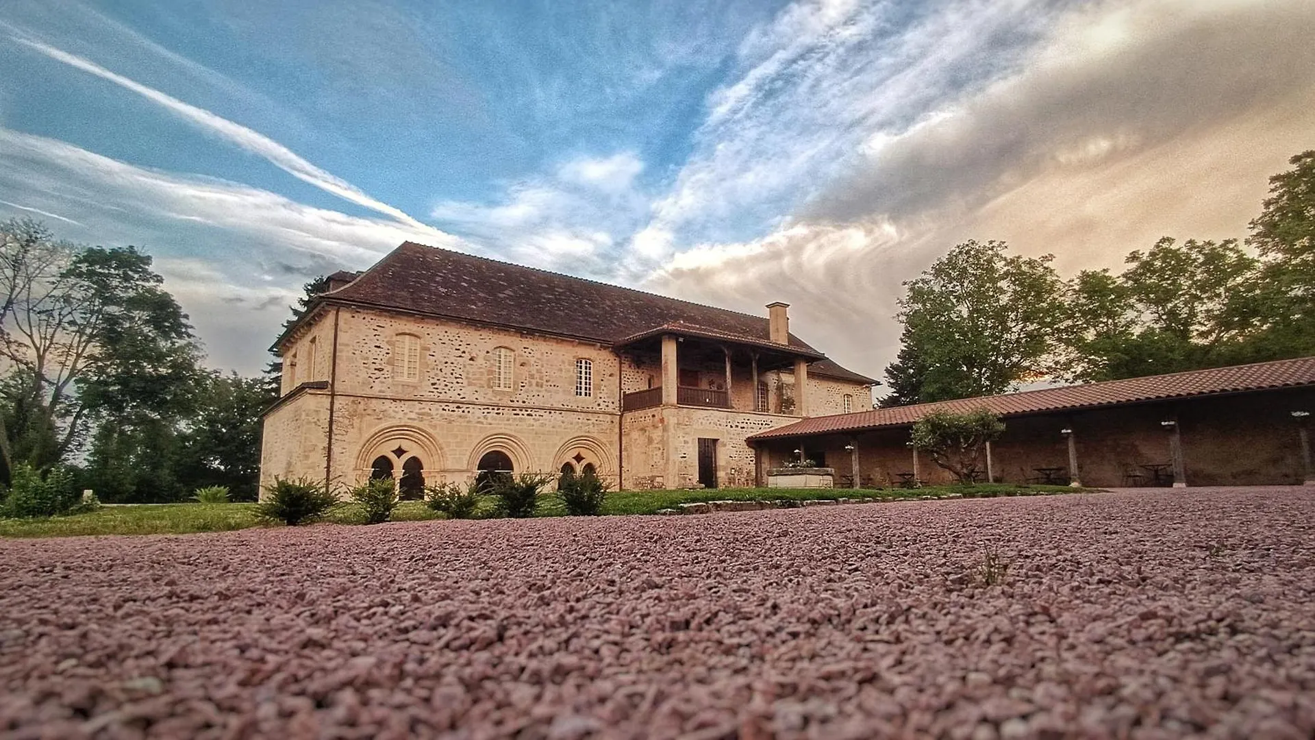 ***  Abbaye Saint Gilbert Bed & Breakfast France