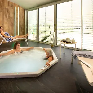Logis Hotel - Restaurant - Spa - Le Relais De Farrou Hotel Villefranche-de-Rouergue