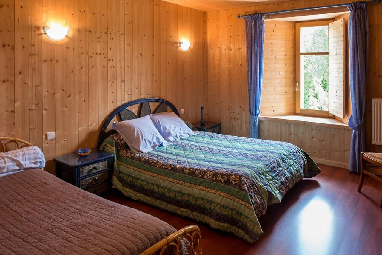 ***  Abbaye Saint Gilbert Bed & Breakfast France